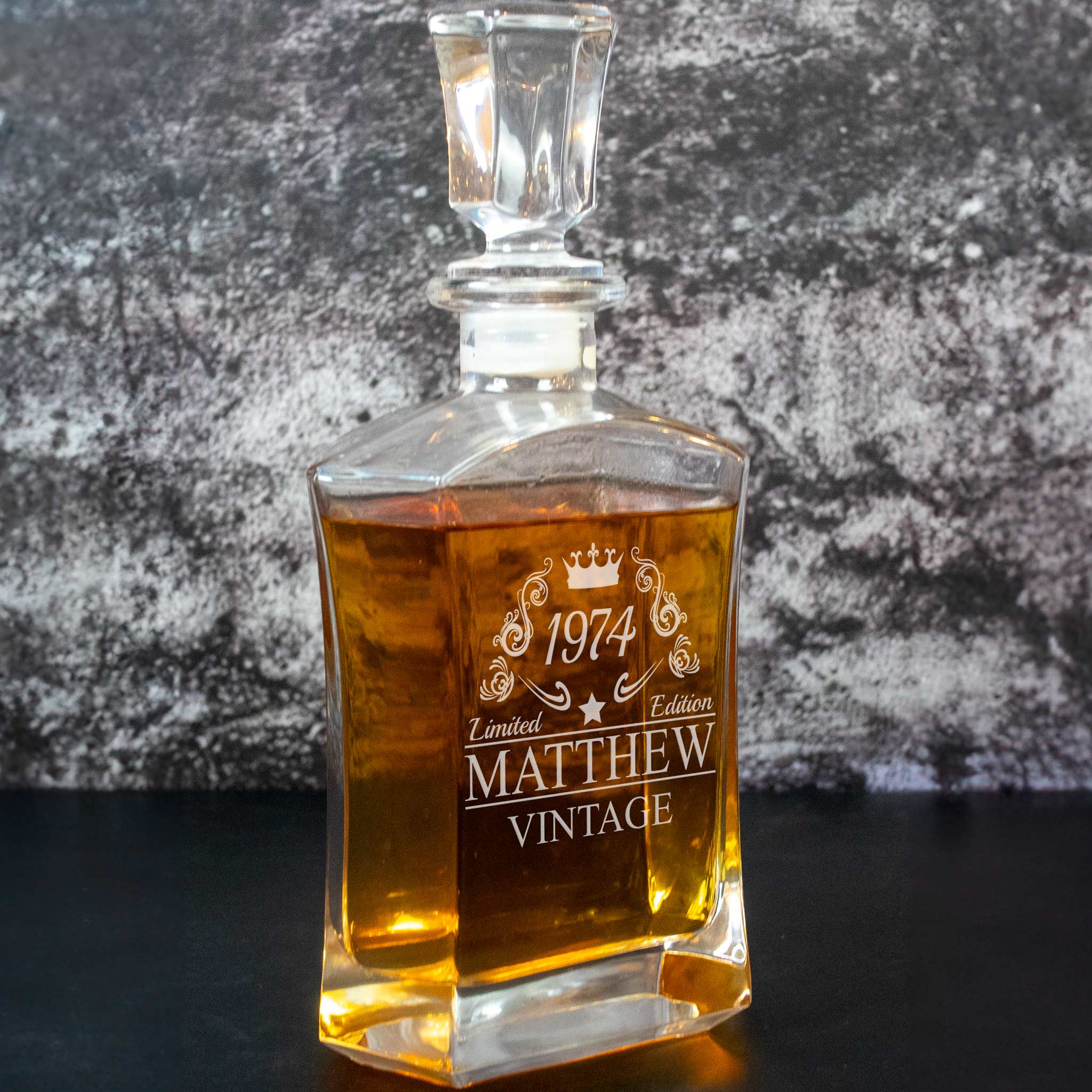 Unique gift vintage whiskey online decanter with wood case