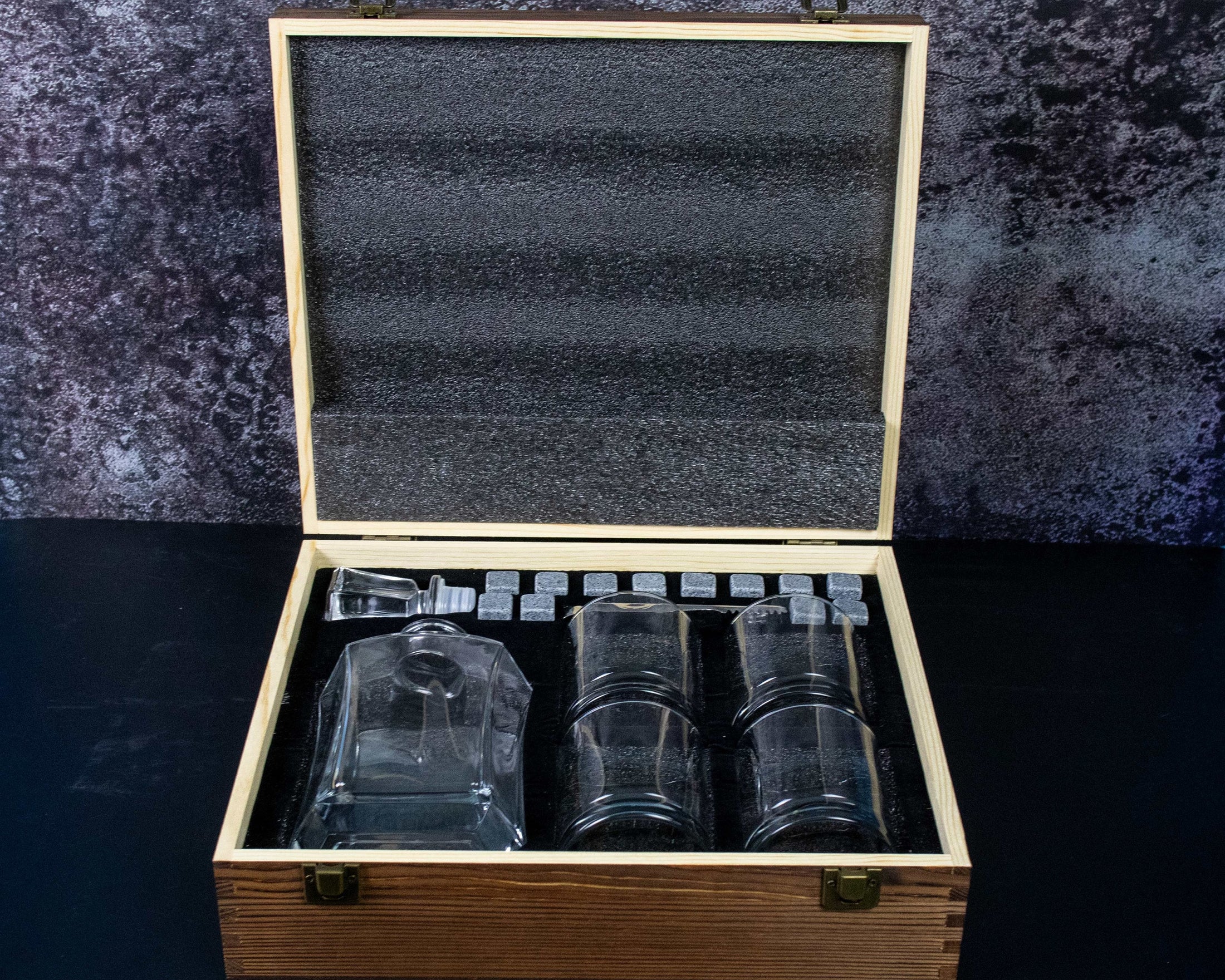 Any Lake Decanter Gift Set with 4 Glasses and Whiskey Stones in an Engraved Wooden Box